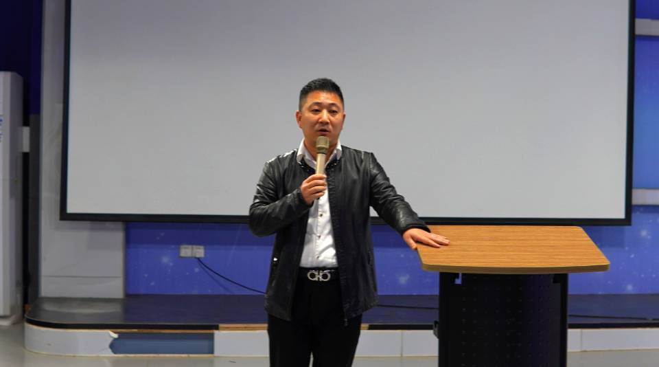 "传媒开讲啦"——春黔社社长穆伍一行来我校开展创业分享-贵州民族